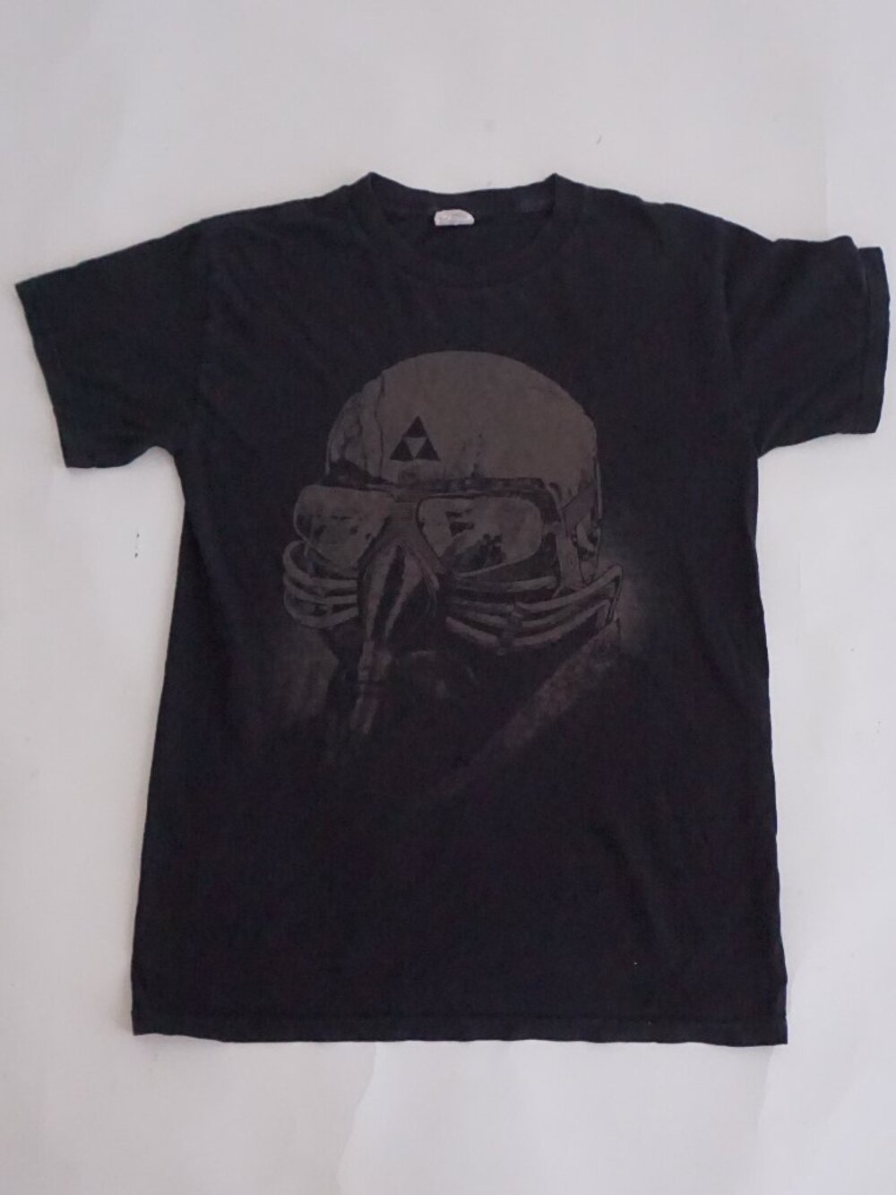 Vintage Black Sabbath Faded Black 2014 Football Helmet Heavy Metal Concert Tee S